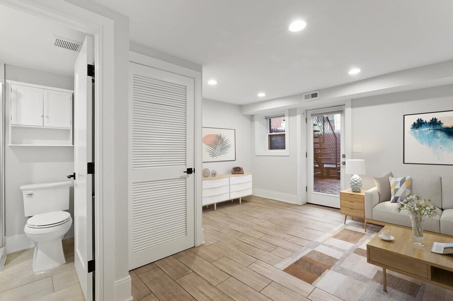 Building Photo - Federal-style Trinidad home near Union Mar...