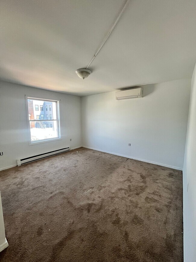 371 Whiton St - 366 Whiton St