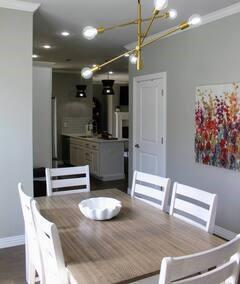 Building Photo - 1319 Park St