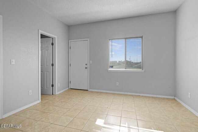 Building Photo - 7908 Mt Latona Dr