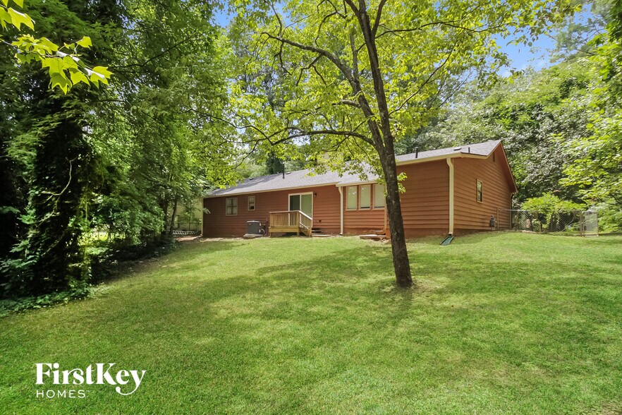 Building Photo - 1049 Rolling Green Dr