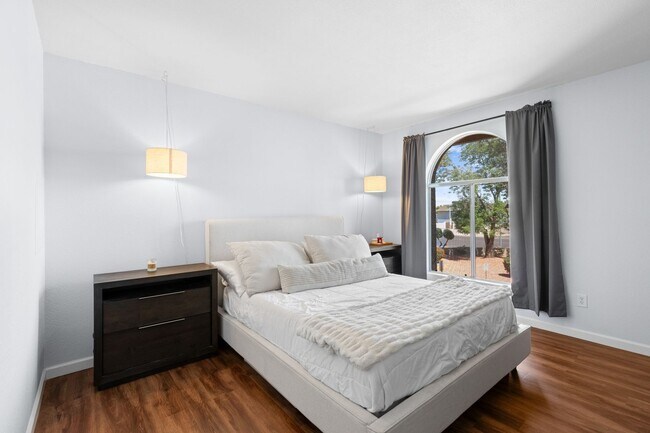 Building Photo - Charming 1BR Condo in Phoenix