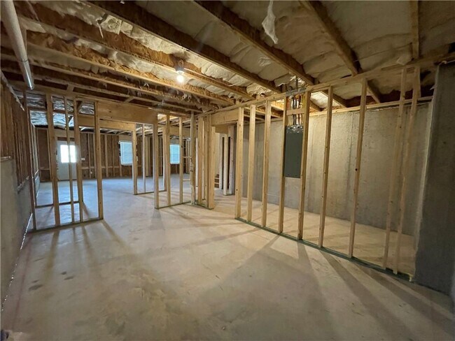 Building Photo - 7214 Whitewater Dr