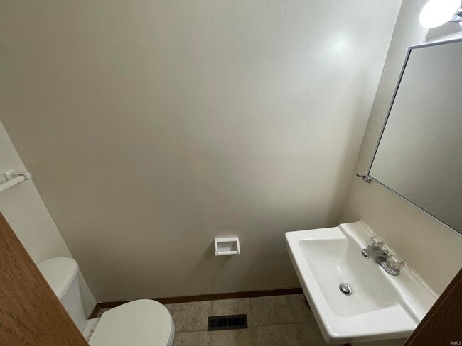 Building Photo - 2309 S Burberry Ln