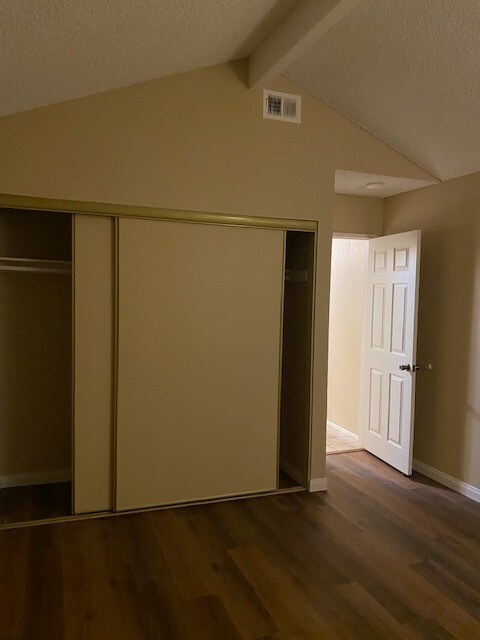 Building Photo - 2343 Lake Forest St