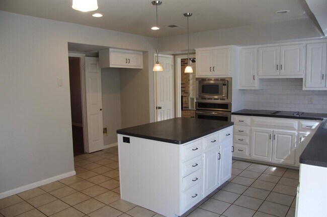 Building Photo - 5402 Musket Ridge