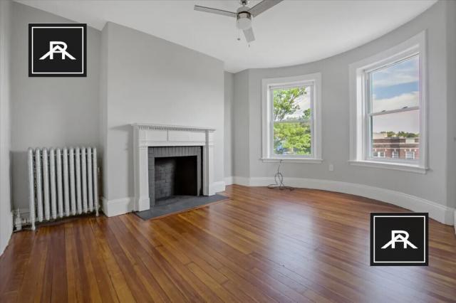 Building Photo - 3 bedroom in Brookline MA 02445