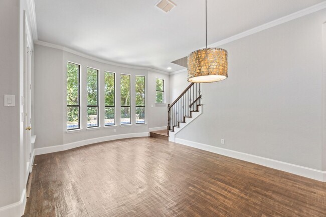 Building Photo - 981 Deer Run Ln