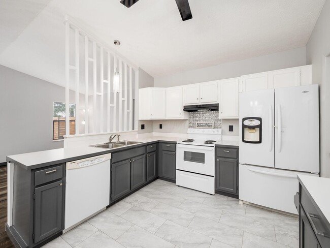 Building Photo - 7723 Stanlake Ct