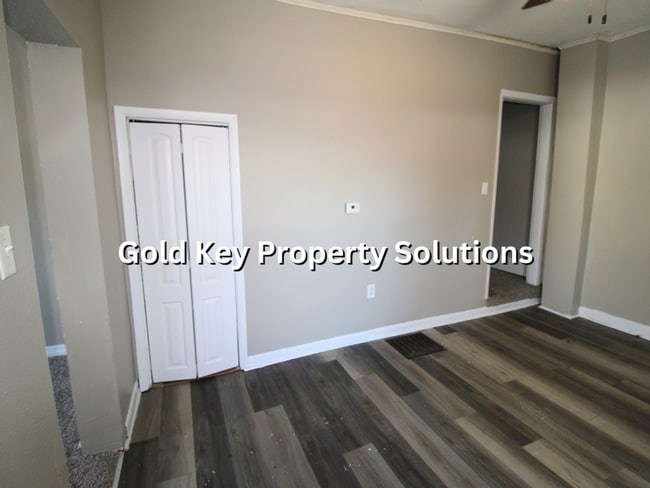 Building Photo - 1221-1223 W 14th St