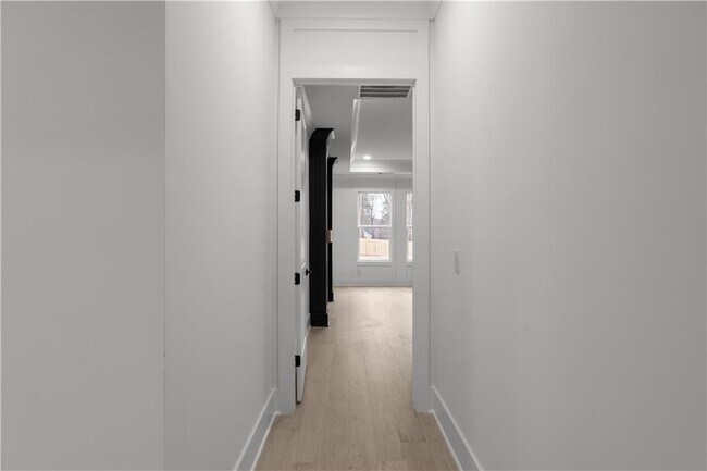 Building Photo - 409 Thunder Rd