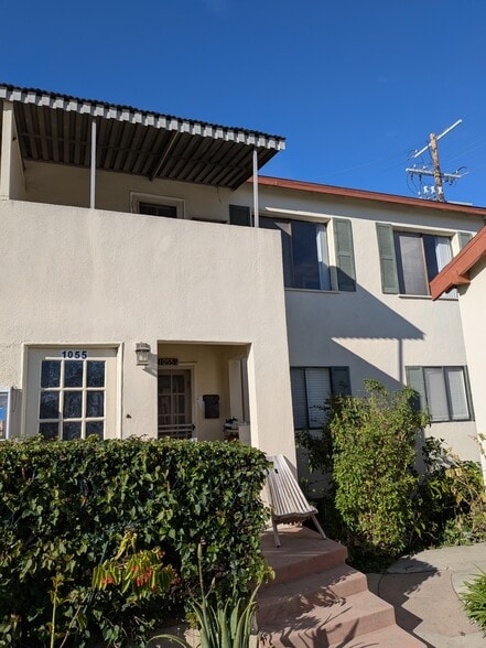 Building Photo - 1055 N Ardmore Ave