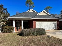Building Photo - Walking Distance to Gulf Shores School!
