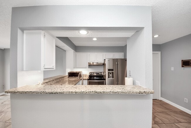 Building Photo - 6306 S Rice Ave