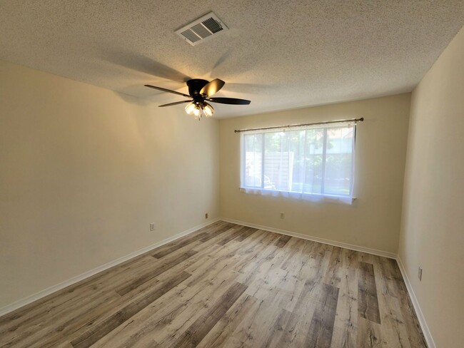 Building Photo - Gulf Shores 2/1.5 condo at Country Club Village