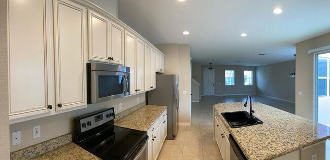 Building Photo - 13718 Beckman Dr