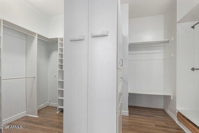 Building Photo - 1842 E Kaibab Dr