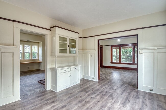 Building Photo - In the heart of Downtown Vancovuer