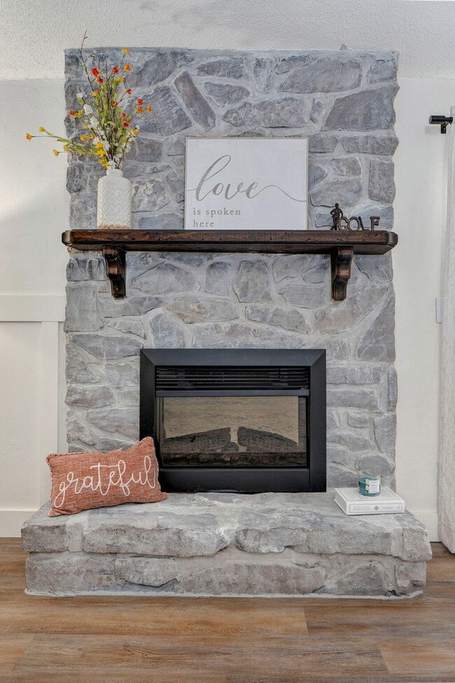 Building Photo - 4094 S Eaton Ave