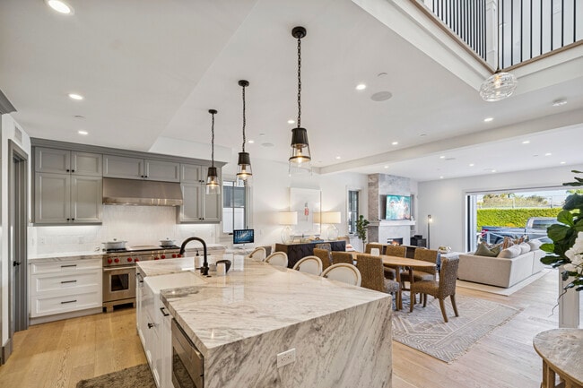 Building Photo - 503 L St