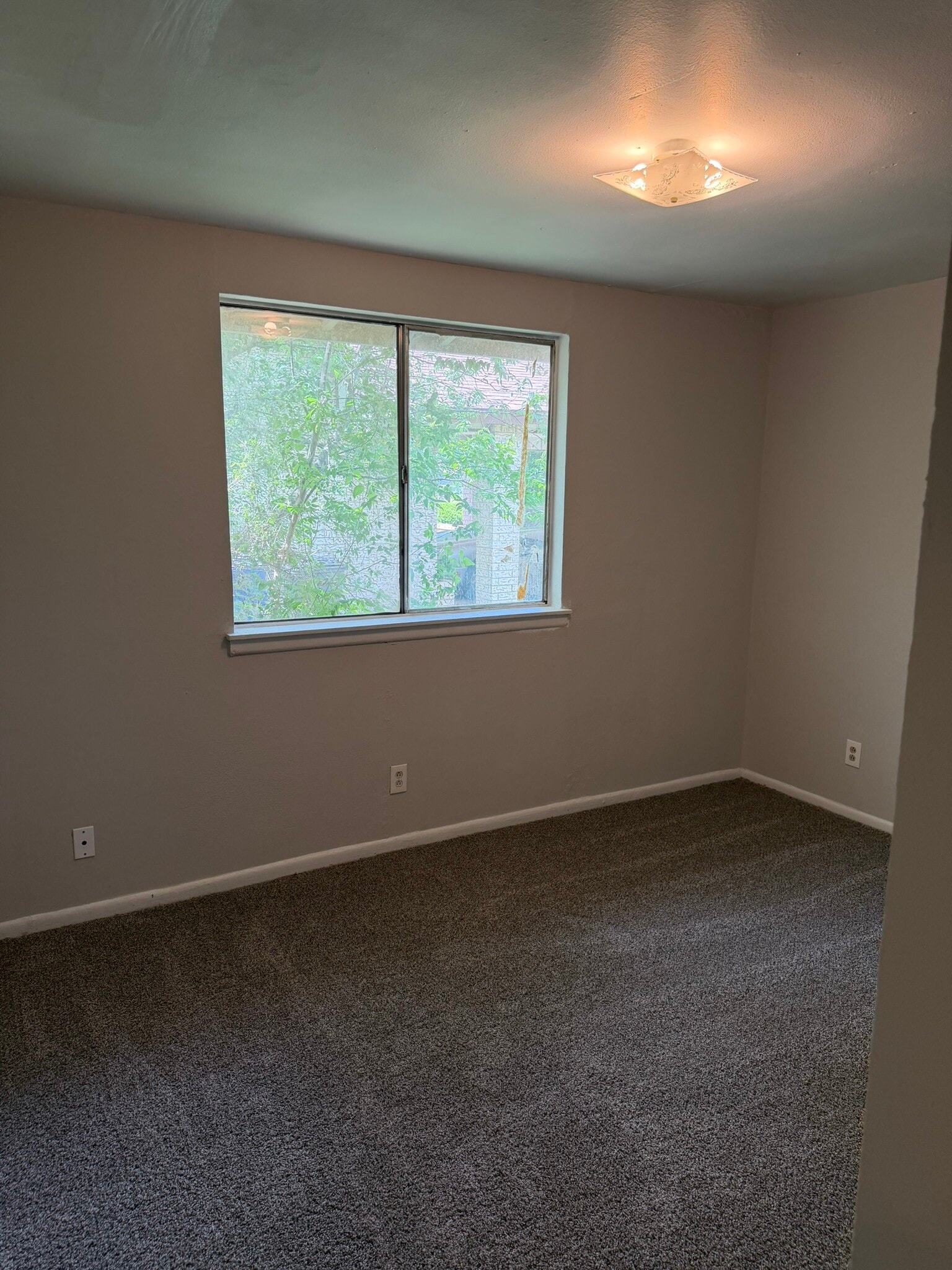 Building Photo - 814 Richland Dr