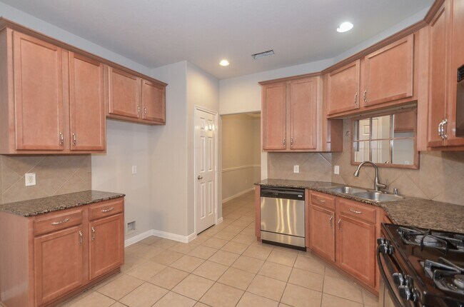 Building Photo - 4907 Trailing Clover Ct