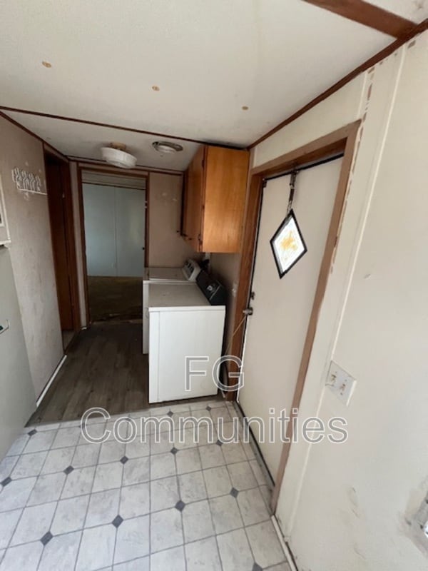 Building Photo - 100 2nd Ave SE