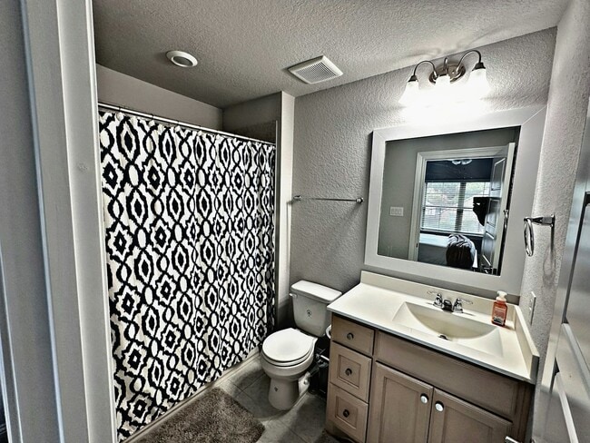 Building Photo - 21822 Rose Maris Ln