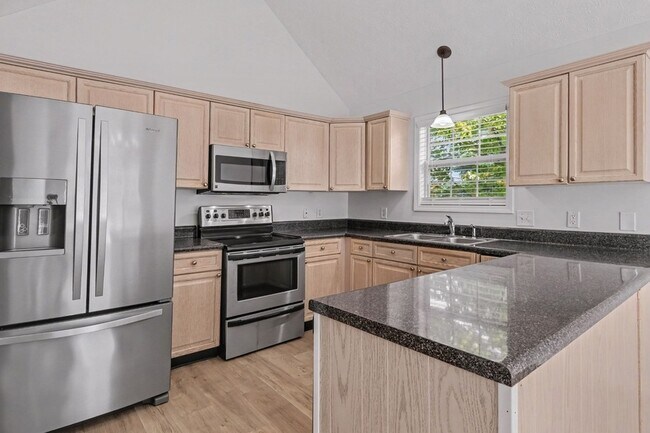 Building Photo - 1360 Harrington Dr