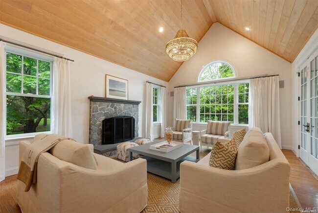 Building Photo - 5 Anthony Ln