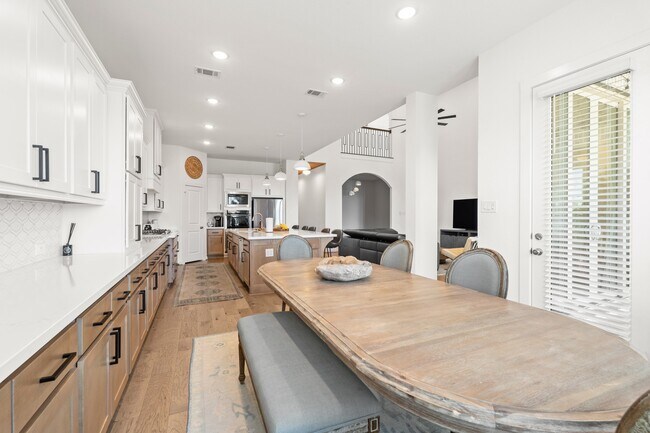 Building Photo - 7615 Blue Finch Ln