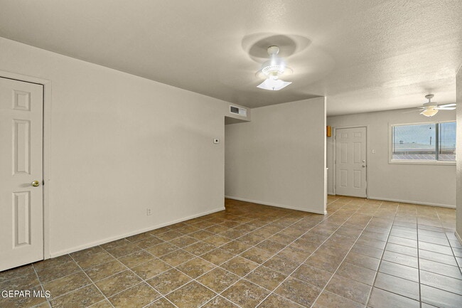 Building Photo - 4948 Aiken Ln