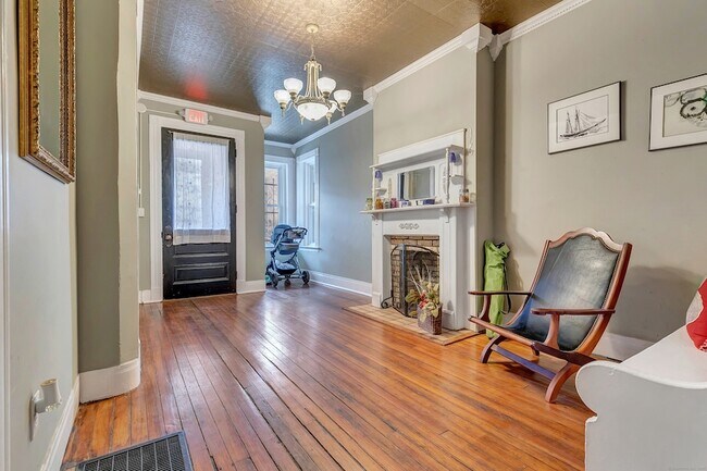 Building Photo - 108 William St