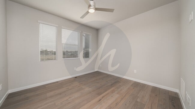 Building Photo - Townhome in Greenways at Sand Creek