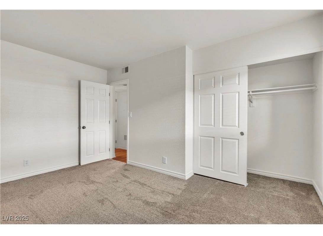 Building Photo - 5160 Indian River Dr