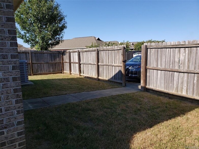 Building Photo - 8708 Lindsey Ln