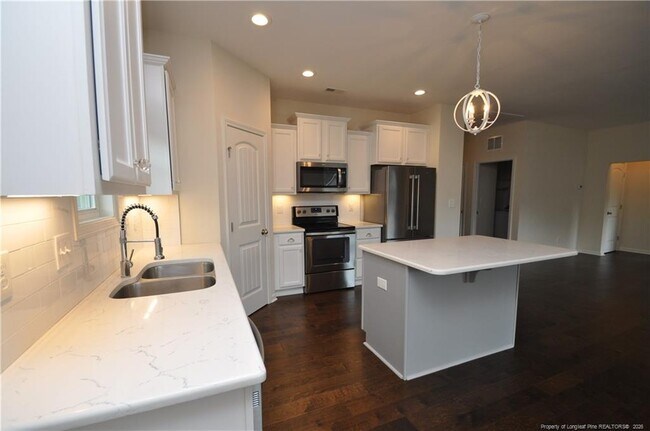 Building Photo - 84 Fairview St