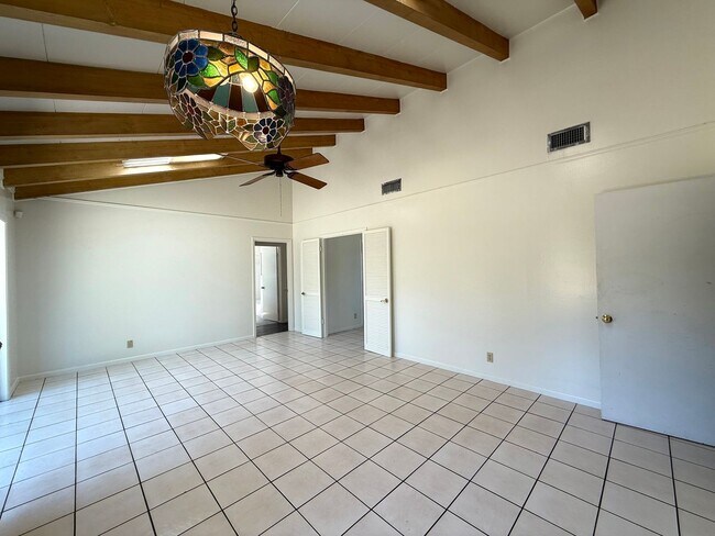 Building Photo - Walk to St. Edwards University!-2711 Little John