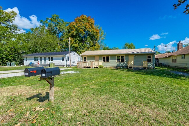 Building Photo - 5109-5111 Sunbeam Ave