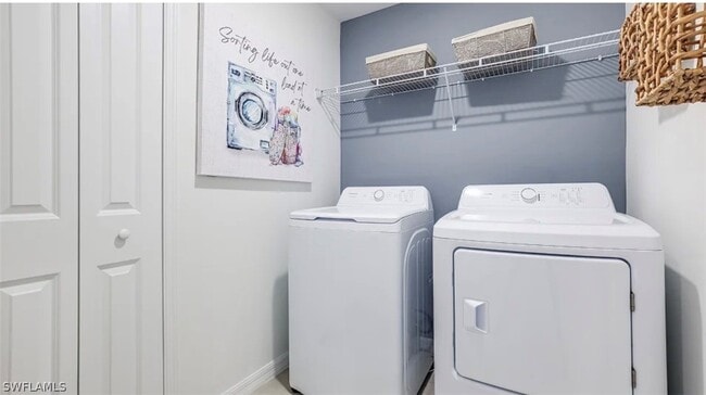 Building Photo - 329 Marta Dr