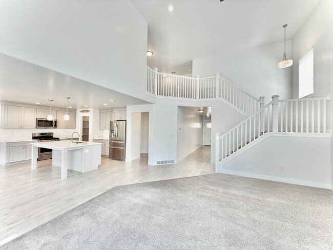Building Photo - 3 Bed | 2.5 Bath | 2,365 sq ft above grade | Full unfinished basement | 2-car garage