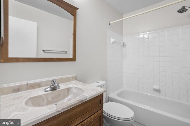 Building Photo - 3811 Ernst Dr