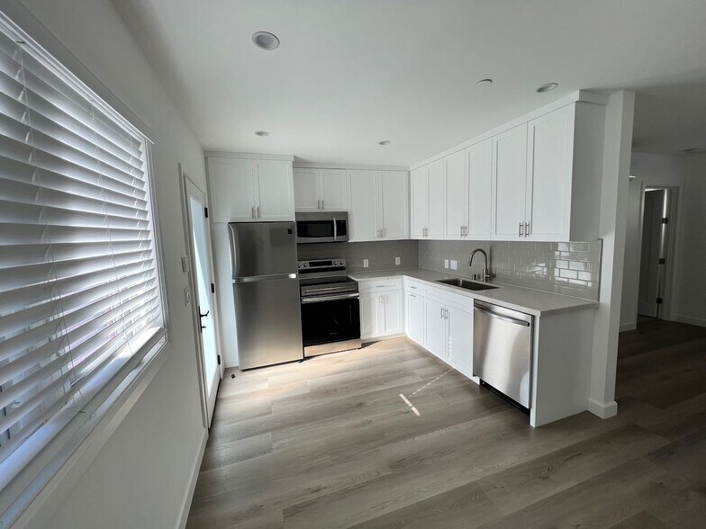 Building Photo - 1337 23rd St