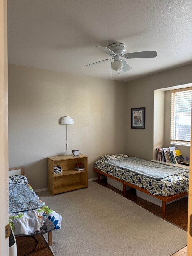 Building Photo - 1165 E 19th N St