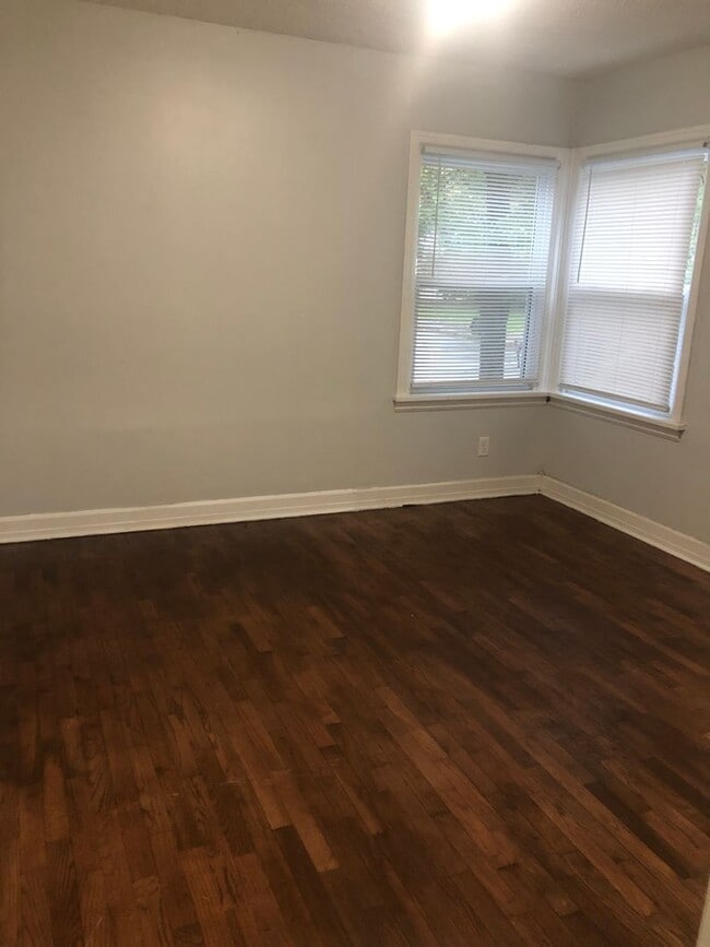 Building Photo - What a great price check this one out!