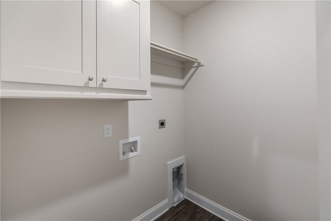 Building Photo - 411 Linda Ln