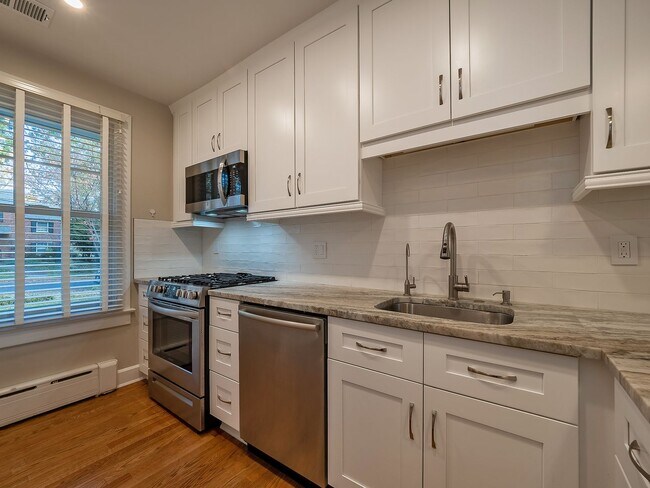 Building Photo - Charming, Renovated Bungalow in NW DC Tenley Area