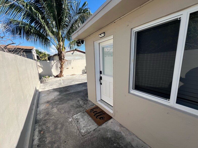 Studio Apt - 3163 NW 29th St