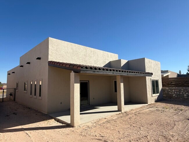 Building Photo - 14406 Smokey Point Dr