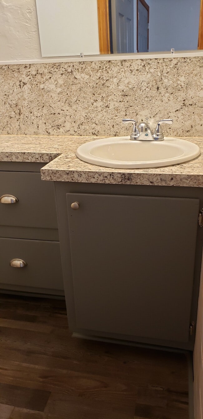 Building Photo - SE 44